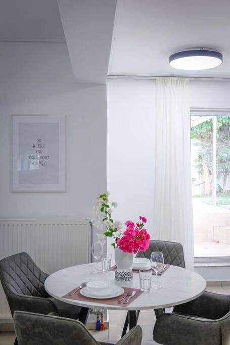 אתונה Pame Rentals - Cozy Glyfada Stay With Free Parking מראה חיצוני תמונה